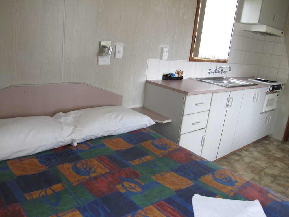 Melaleuca Caravan Park พอร์ตแมคควอรี ภายนอก รูปภาพ