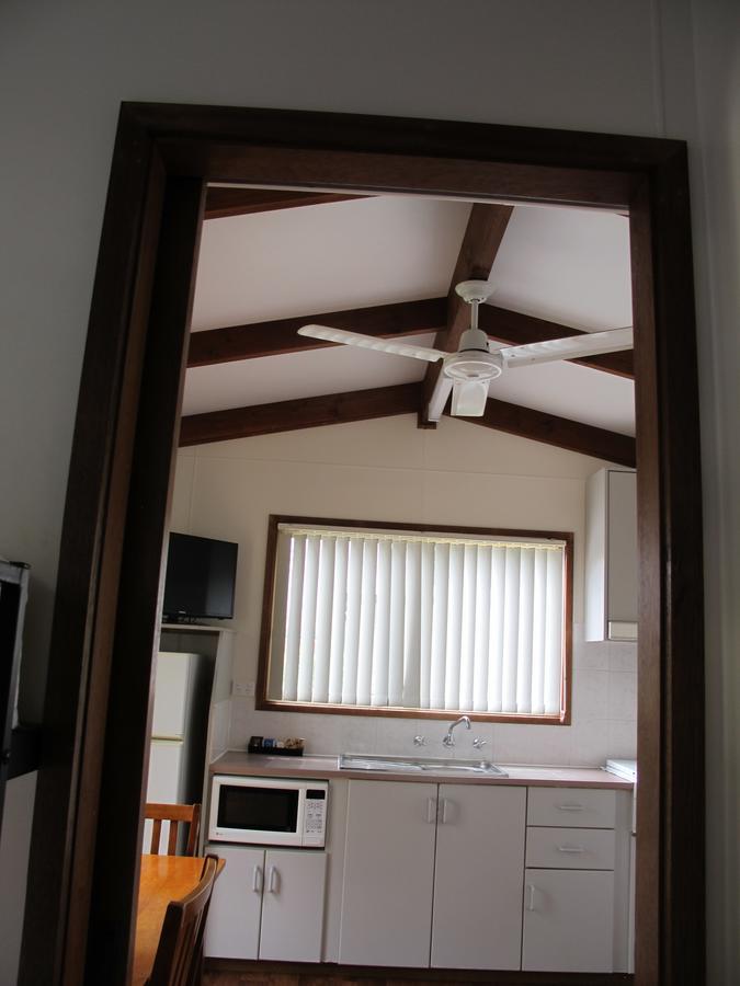 Melaleuca Caravan Park พอร์ตแมคควอรี ภายนอก รูปภาพ