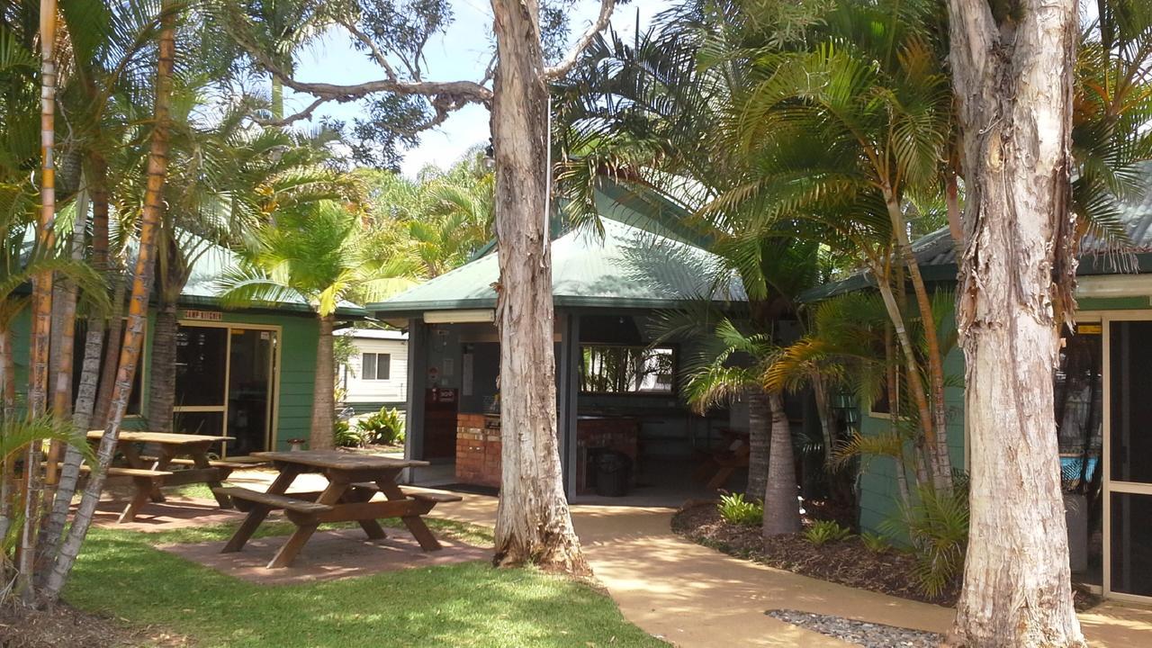 Melaleuca Caravan Park พอร์ตแมคควอรี ภายนอก รูปภาพ
