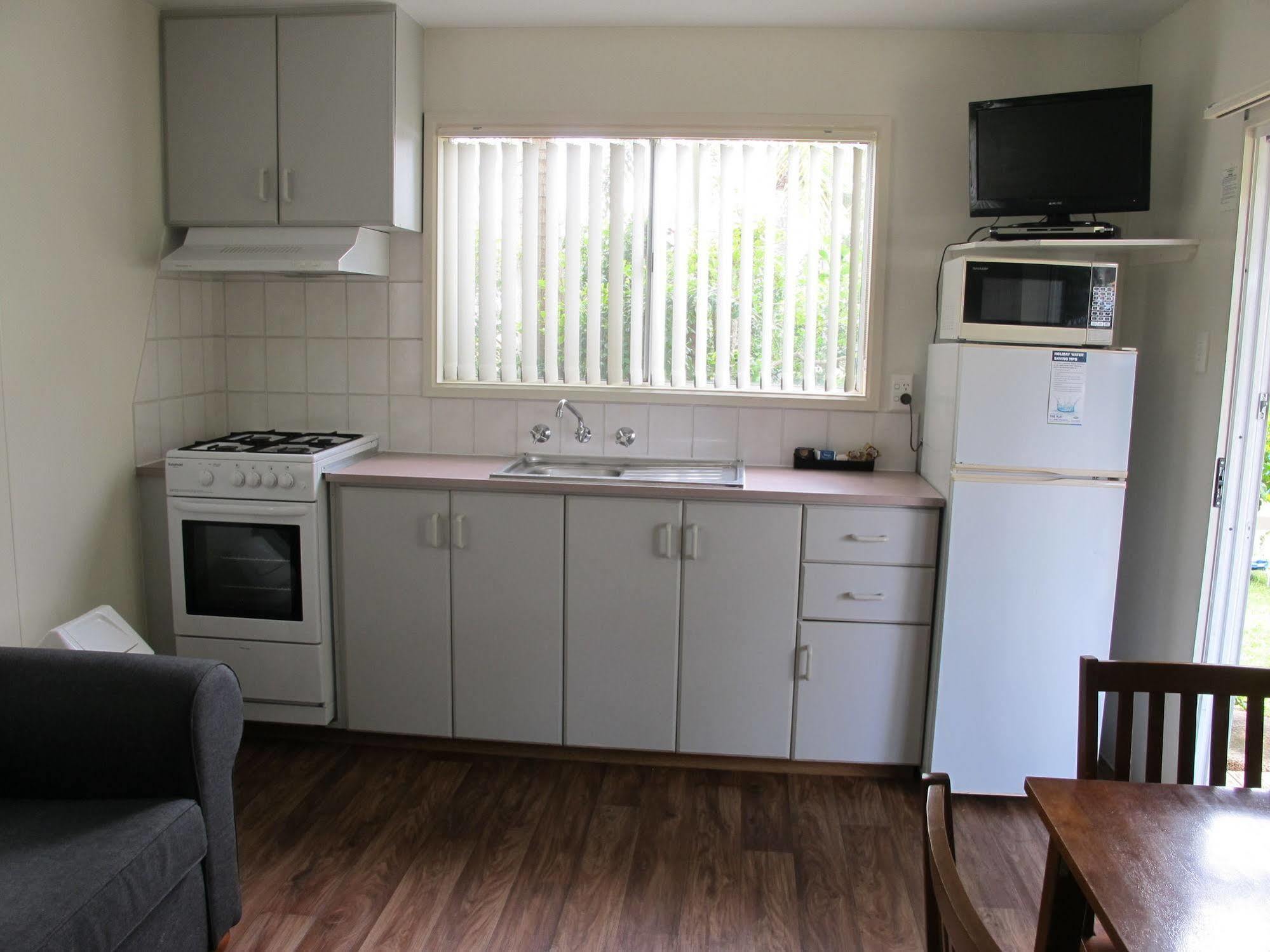 Melaleuca Caravan Park พอร์ตแมคควอรี ภายนอก รูปภาพ